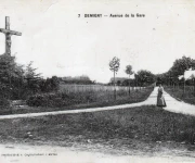 All&eacute;e de la gare